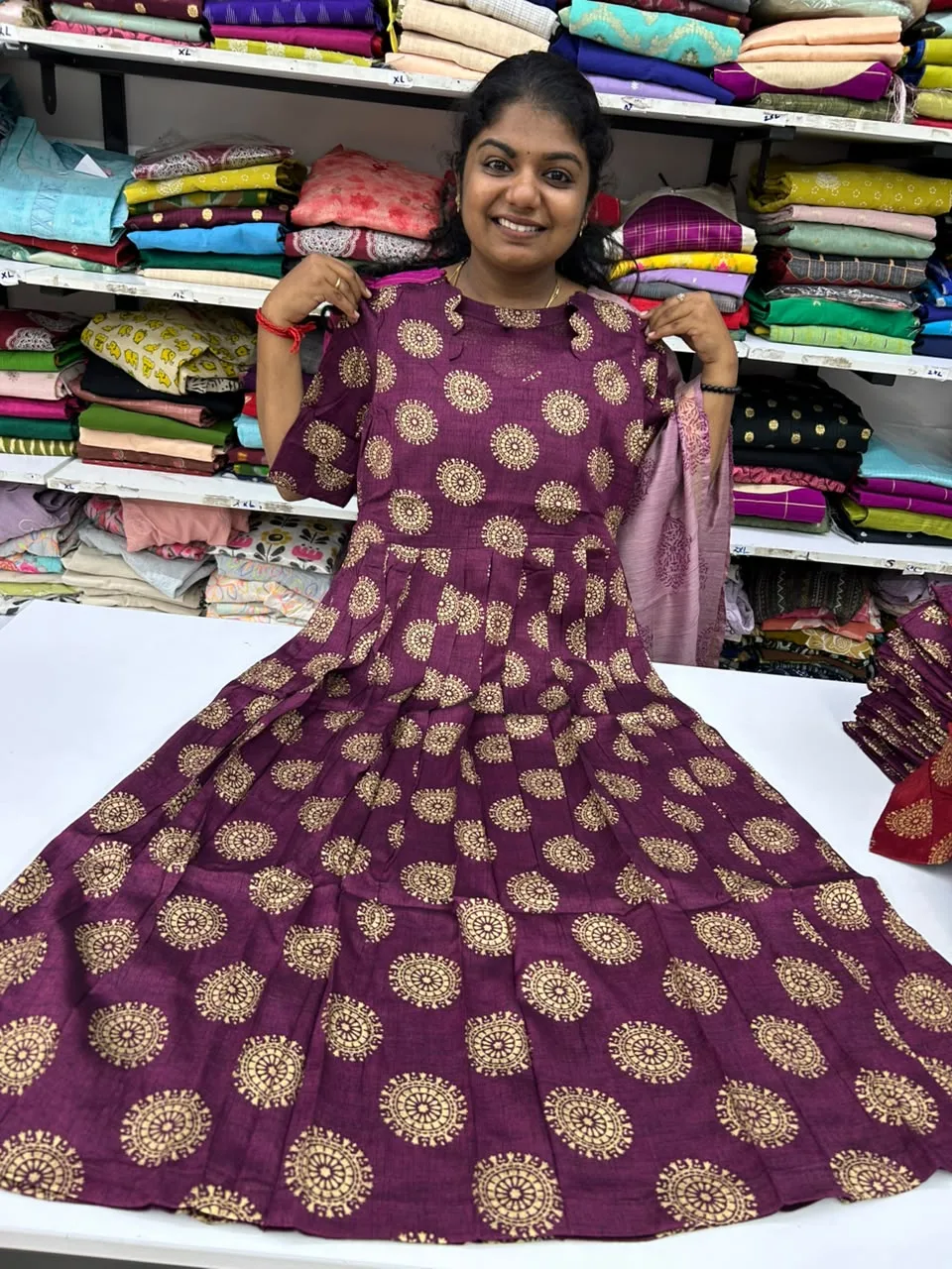 Gold Coin Wine Maxi